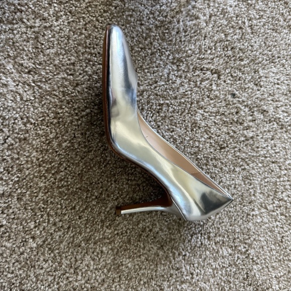 Coach heels, silver, size 8 - Picture 5 of 13